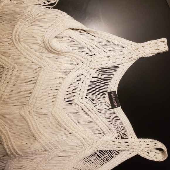 Knitted coverup - Picture 1 of 3